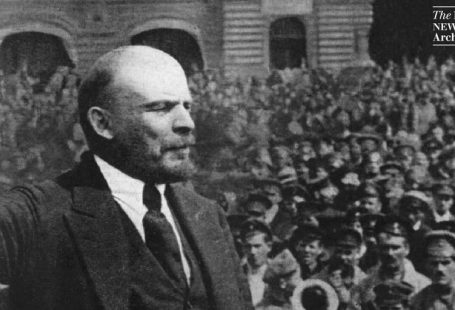 Lenin beating the Bolshevik drum, 1921